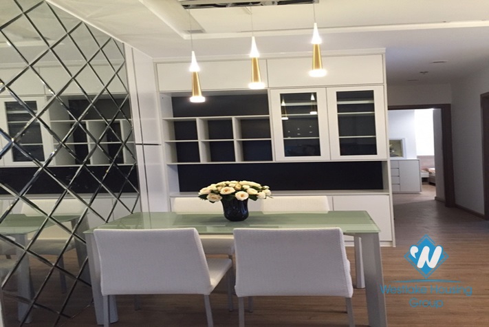 Apartment in Vinhome Metropolis for rent rent