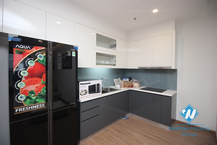 Brand new apartment for rent in Vinhome Metropolis, Ba Dinh District 