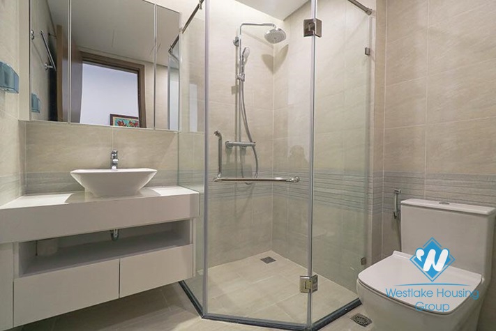 Apartment with modern furniture for rent in Vinhome Metropolis, Lieu Gia st, Ba Dinh District 