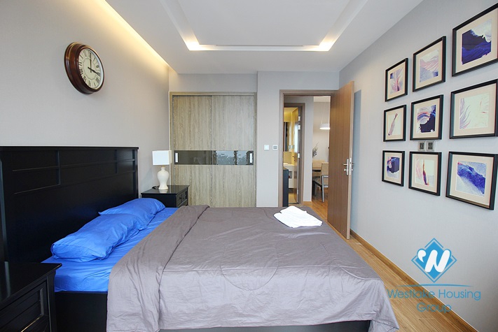 Nice and new one bedroom apartment for rent in Vinhome Metropolis