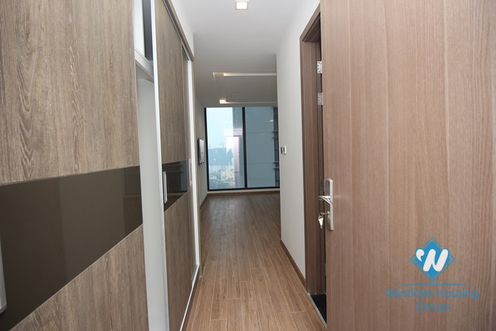 Brand new apartment for rent in Vinhome Metropolis, Ba Dinh District 