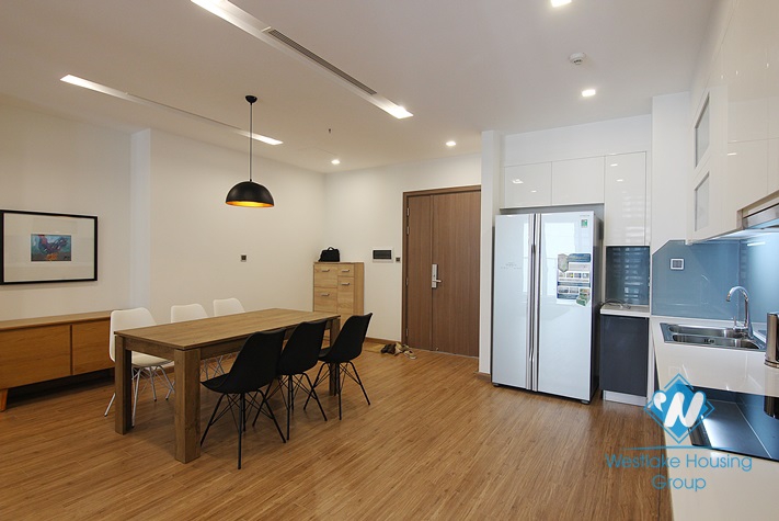 Three bedrooms in Vinhome Metropolis Building for rent