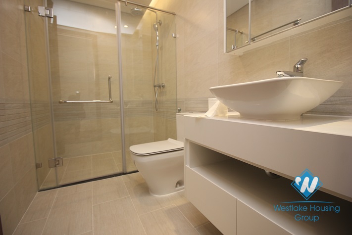 Brand new apartment for rent in Vinhome Metropolis, Ba Dinh District 