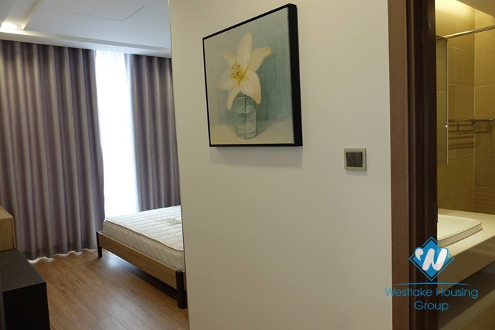 High floor apartment in Vinhome Metroplis for rent