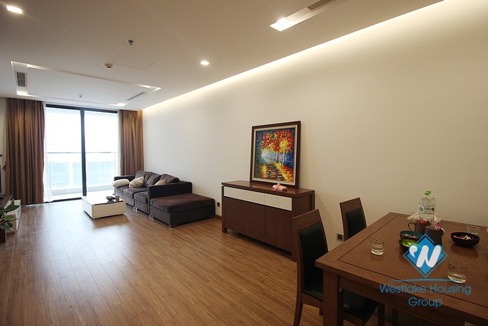 02 bedroom apartment on the high floor for rent in Vinhome Metropolis, Ba dinh District 