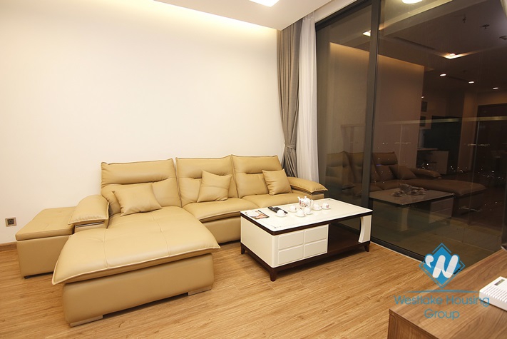 Quality 02 bedrooms apartment in Vinhome metropolis for rent 