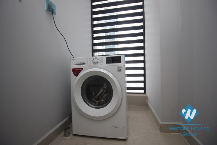Brand new apartment for rent in Vinhome Metropolis, Ba Dinh District 