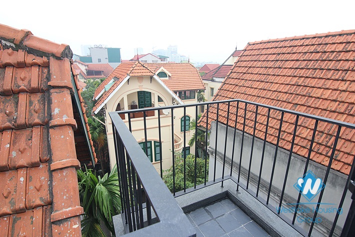 Brand new modern LAKE VIEW apartment for rent in Tay Ho, Hanoi 