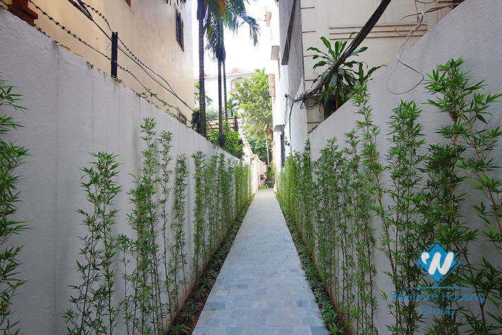 White house with courtyard for rent in Tay Ho district  