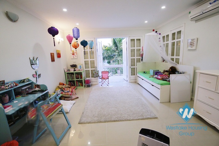 A spacious and elegant villa for rent in Ciputra