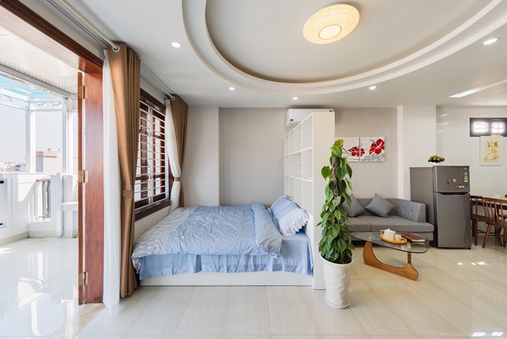 A new 1 bedroom apartment with big balcony for rent in Dong da