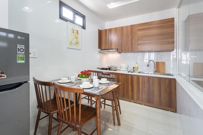 A new 1 bedroom apartment with big balcony for rent in Dong da