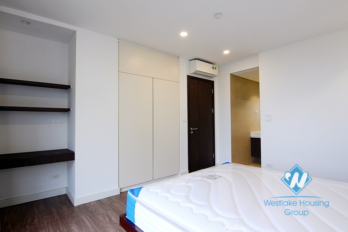 A nice and modern 3 bedroom apartment for rent in To ngoc van, Tay ho