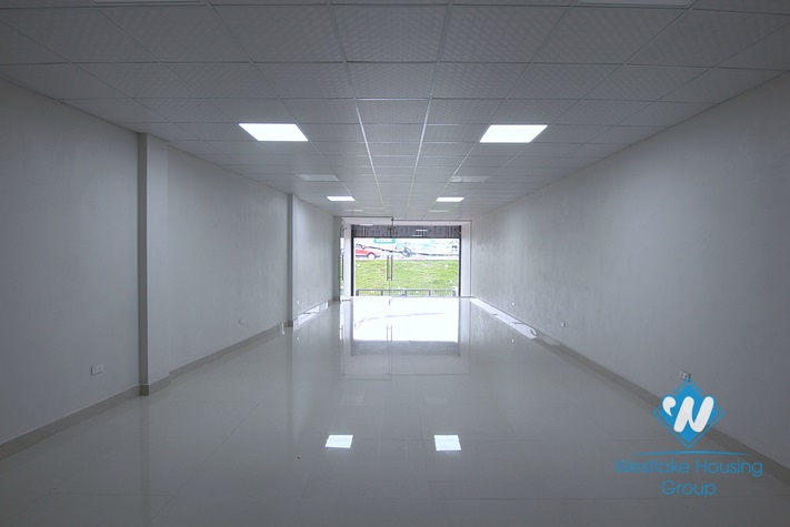 Brand new office for rent in Au Co st-Tay Ho District 