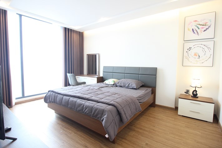 Four bedrooms apartment for rent in Vinhome Metropolis, Lieu Giai, Hanoi.
