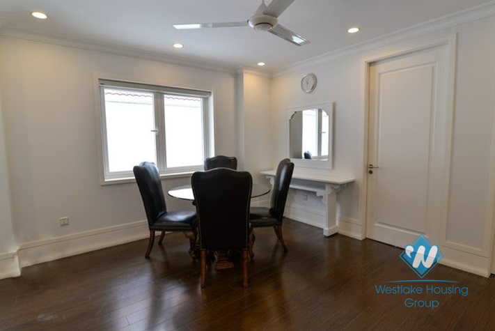 Hanoi furnished 5 bedrooms villa for let in Vinhomes Riverside with river view