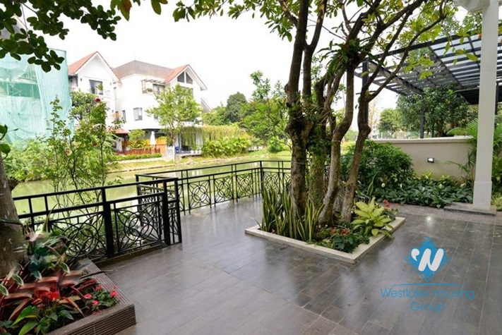 Hanoi furnished 5 bedrooms villa for let in Vinhomes Riverside with river view