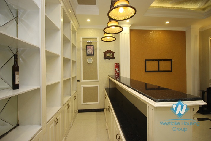 Charming villa for rent in Vinhomes Riverside, Long Bien District, Ha Noi