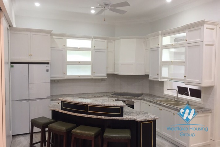 Hanoi furnished 5 bedrooms villa for let in Vinhomes Riverside with river view