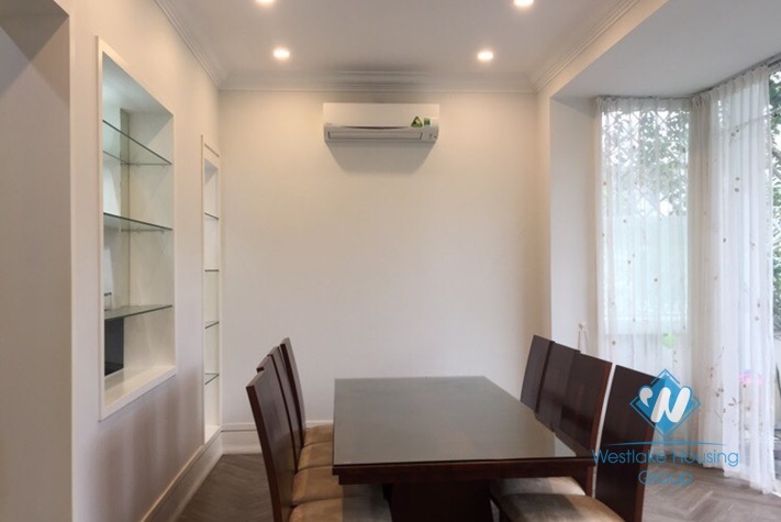 Hanoi furnished 5 bedrooms villa for let in Vinhomes Riverside with river view