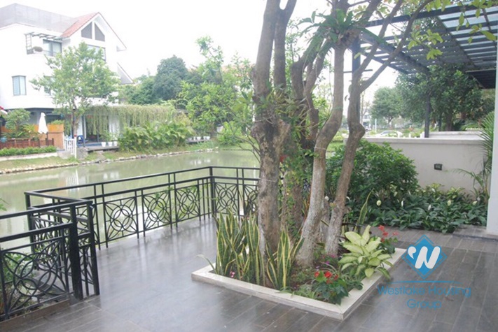Hanoi furnished 5 bedrooms villa for let in Vinhomes Riverside with river view