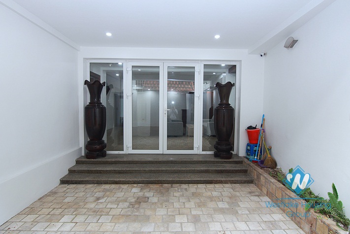 Quiet and nice house with 04 bedrooms for rent in Tay Ho, Ha Noi