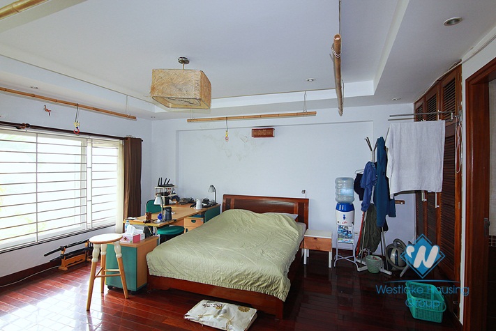 A massive old but modern villa for rent in a quiet alley of Au Co street, Tay Ho 