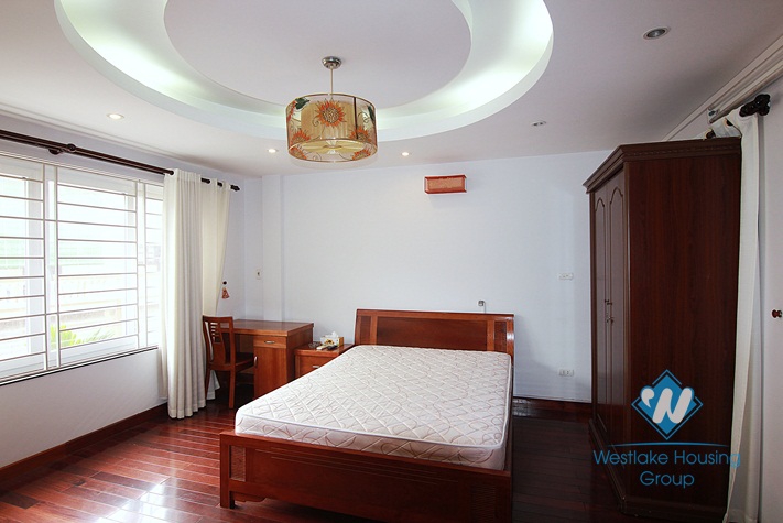 A massive old but modern villa for rent in a quiet alley of Au Co street, Tay Ho 