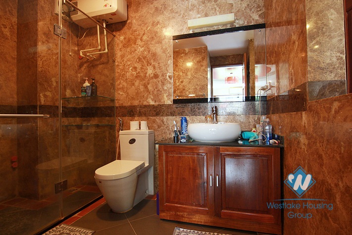 A massive old but modern villa for rent in a quiet alley of Au Co street, Tay Ho 