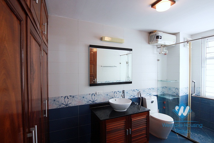 A massive old but modern villa for rent in a quiet alley of Au Co street, Tay Ho 