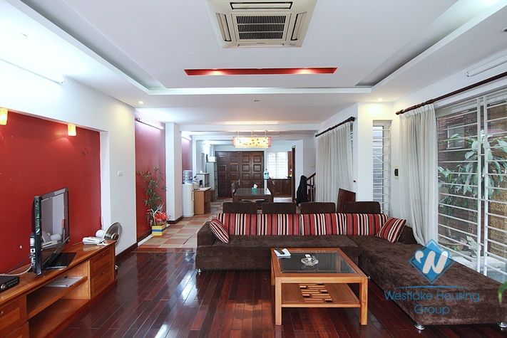 A massive old but modern villa for rent in a quiet alley of Au Co street, Tay Ho 