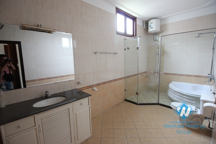 A huge house with 7 bedrooms and swimming pool for rent in Westlake, Tay Ho, Hanoi