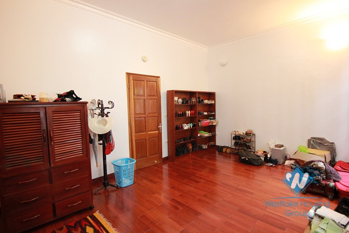 Gorgeous water-viewed house for rent in Tay Ho, Hanoi