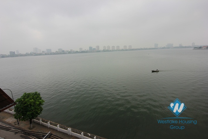 Gorgeous water-viewed house for rent in Tay Ho, Hanoi