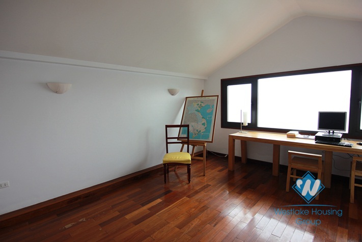 Gorgeous water-viewed house for rent in Tay Ho, Hanoi