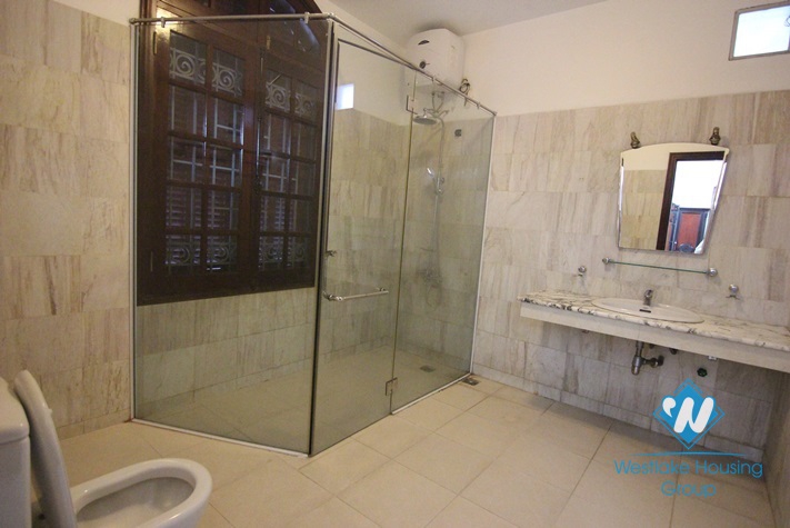 Lakeside house to rent with beautiful lake view balcony and small swimming pool