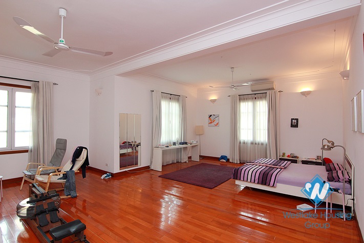 Beautiful house with big swimming pool for rent in Tay Ho District, Ha Noi