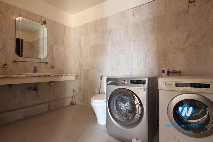 Lakeside house to rent with beautiful lake view balcony and small swimming pool