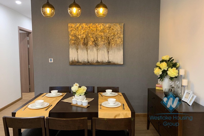 Three bedrooms apartment in high floor for rent in Vinhome Metropolis.