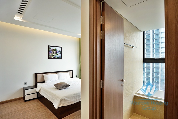 Three bedrooms apartment for rent in M3 tower, Vinhome Metropolis, Ba Dinh.