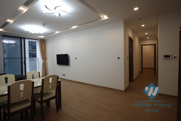 Three bedrooms apartments for rent in Vinhome Metropolis 29 Lieu Giai Ba Dinh.