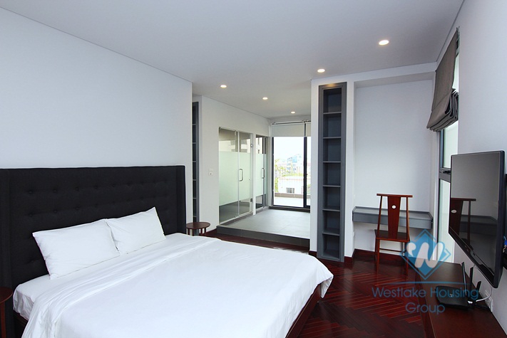 Stunning penthouse apartment for rent in Tay Ho with beautiful lake view balcony