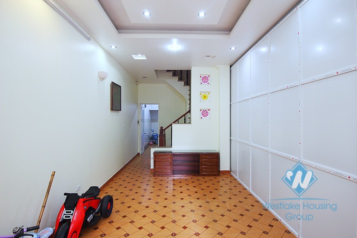 3 bedrooms house for rent cheap price in Au Co, Tay Ho.