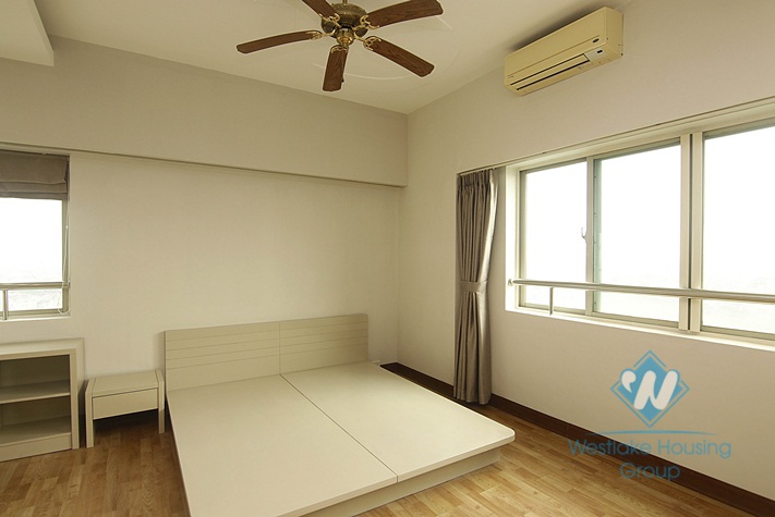 Penhouse with lakeview in Ba Dinh district for rent.