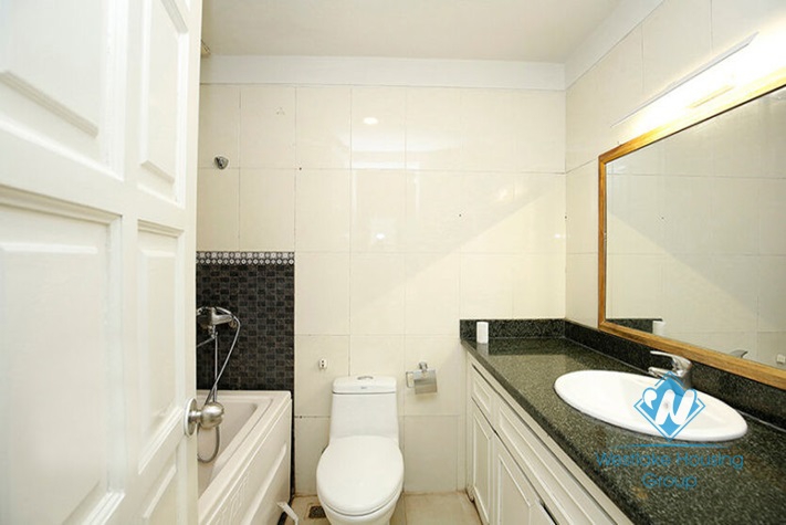 A reasonable price 4 bedroom apartment in Ciputra for rent