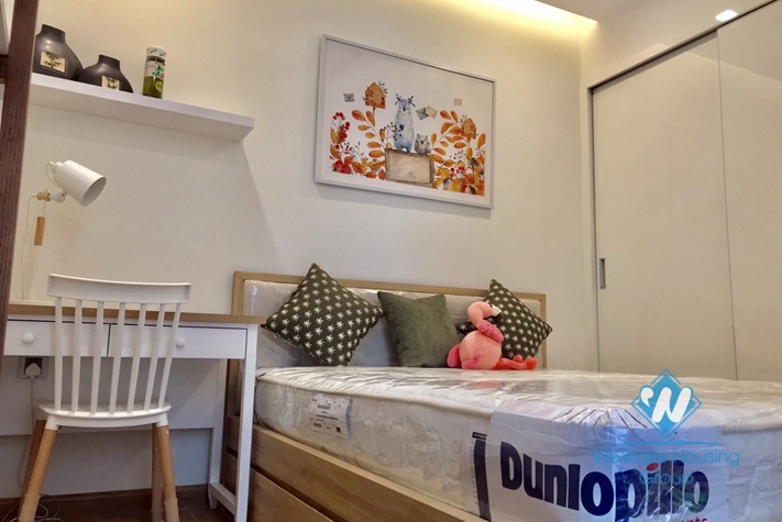 A nice and good price 2 bedroom apartment for rent in Vinhome Metropolis