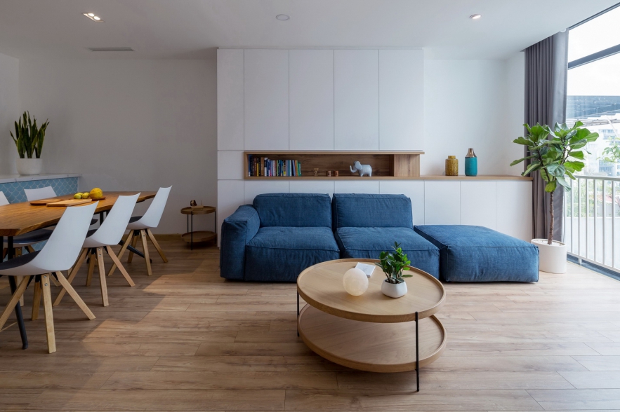 Brand new 02 bedrooms with big balcony for rent in Tay Ho area 