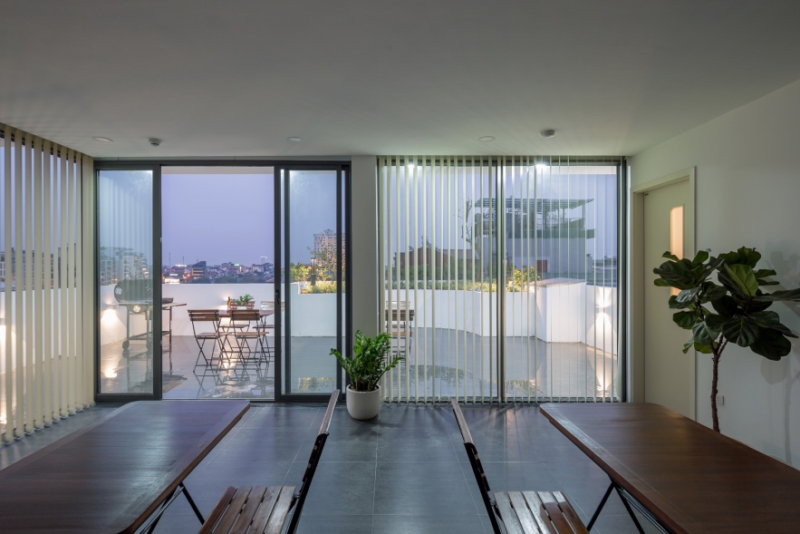 Brand new 02 bedrooms with big balcony for rent in Tay Ho area 