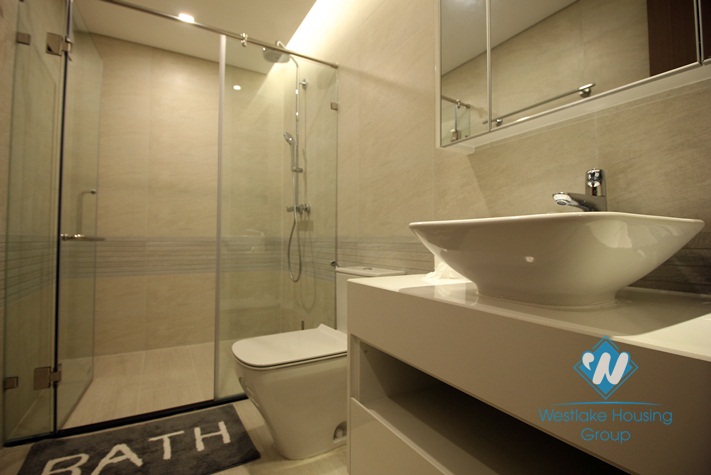 A beautiful 3 bedroom apartment in Vinhome Metropolis, Ba dinh
