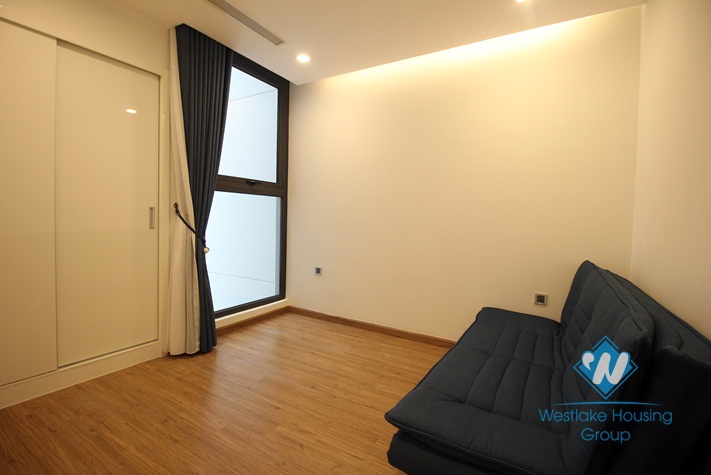 A beautiful 3 bedroom apartment in Vinhome Metropolis, Ba dinh